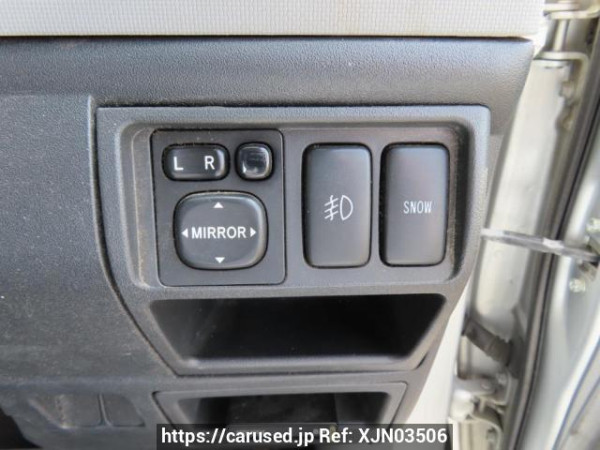 Used 2004 AT toyota sienta NCP81G Image[26]