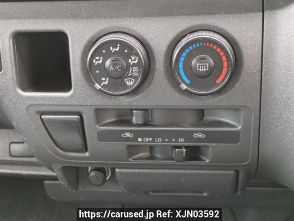 Used 2005 AT toyota hiace-van KDH205K Image[27]