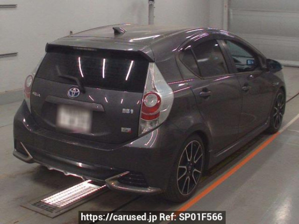 Used 2014 AT toyota aqua NHP10 Image[1]