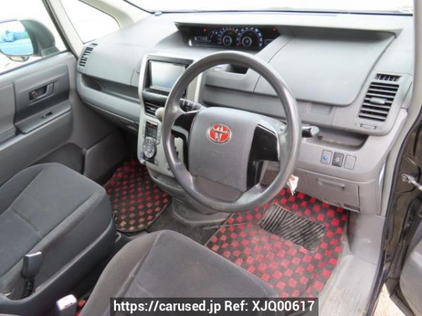 Used 2008 AT toyota voxy ZRR70G Image[13]