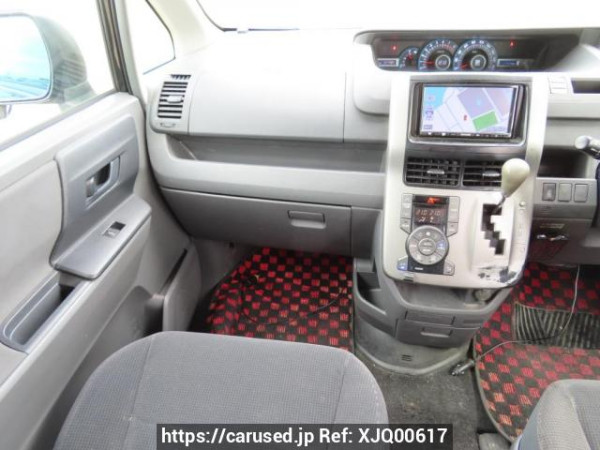 Used 2008 AT toyota voxy ZRR70G Image[22]