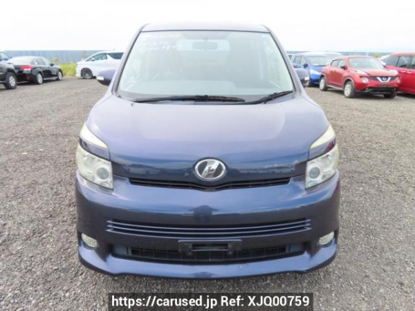 Used 2007 AT toyota voxy ZRR70W Image[1]