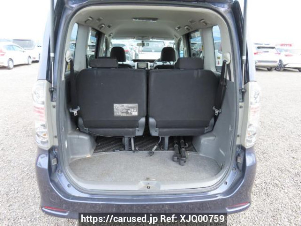 Used 2007 AT toyota voxy ZRR70W Image[8]