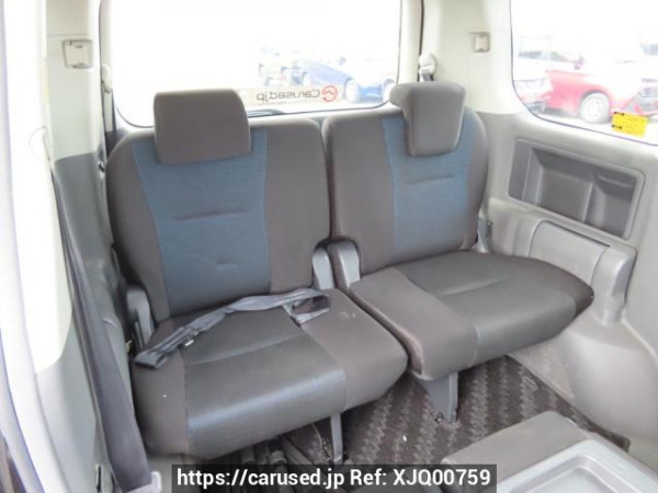Used 2007 AT toyota voxy ZRR70W Image[19]