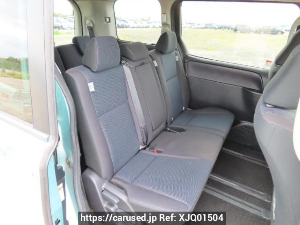 Used 2014 AT toyota noah ZRR80G Image[16]