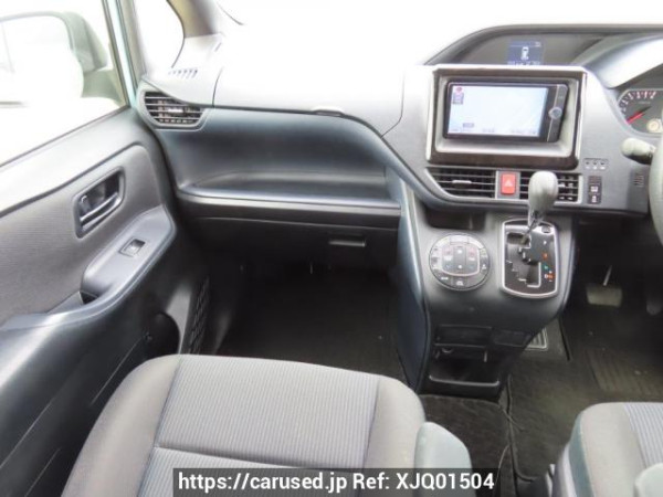 Used 2014 AT toyota noah ZRR80G Image[22]