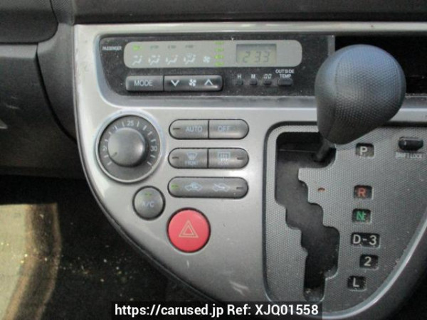Used 2003 AT toyota wish ZNE10G Image[28]