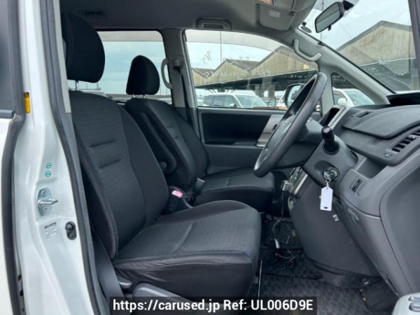 Used 2007 AT toyota voxy ZRR70W Image[13]