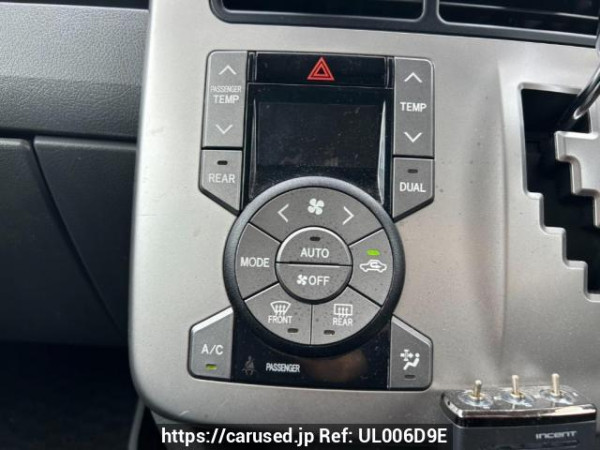 Used 2007 AT toyota voxy ZRR70W Image[24]