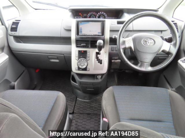 Used 2010 AT toyota voxy ZRR70W Image[21]