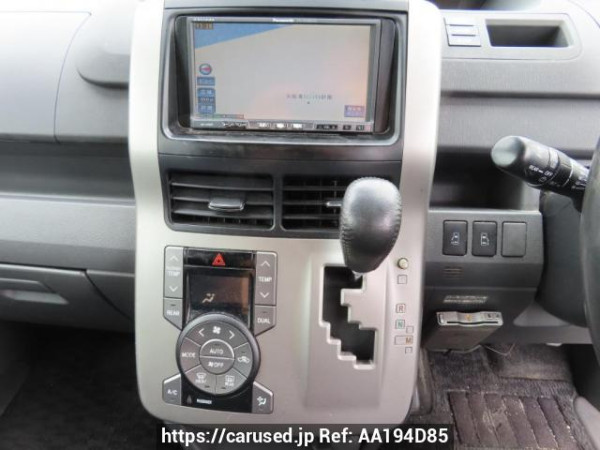 Used 2010 AT toyota voxy ZRR70W Image[26]