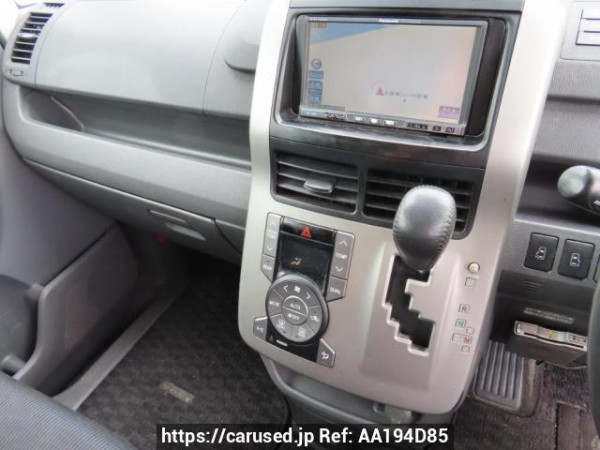 Used 2010 AT toyota voxy ZRR70W Image[28]