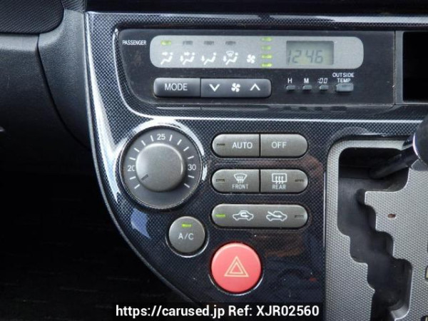 Used 2004 AT toyota wish ZNE10G Image[25]