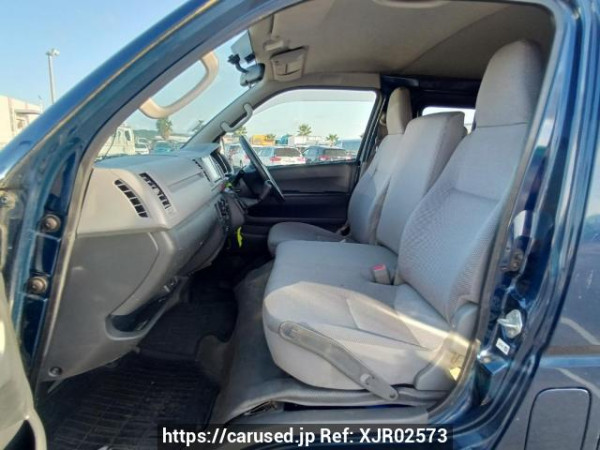 Used 2004 MT toyota regiusace-van KDH205V Image[13]