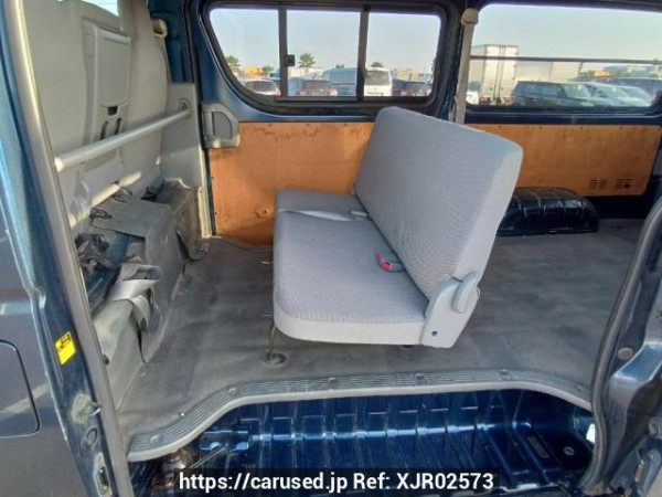 Used 2004 MT toyota regiusace-van KDH205V Image[15]