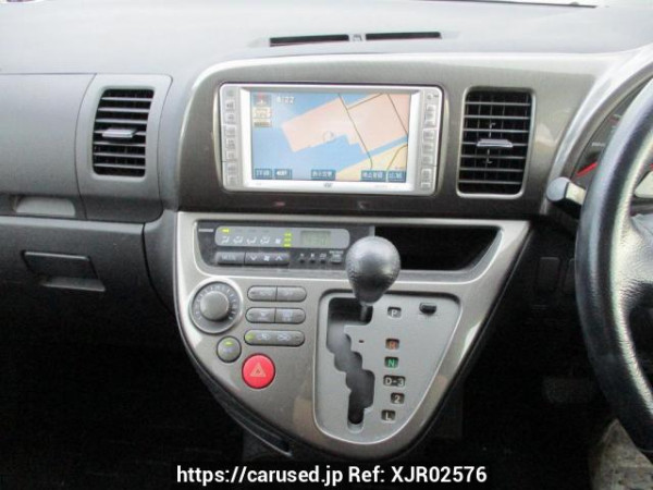 Used 2004 AT toyota wish ZNE10G Image[25]