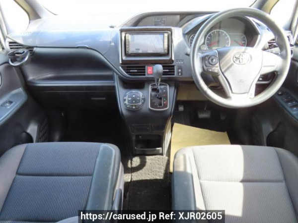 Used 2014 AT toyota noah ZRR80G Image[22]