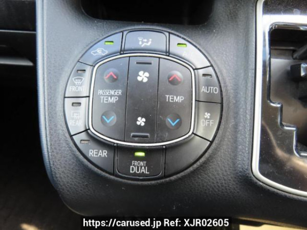 Used 2014 AT toyota noah ZRR80G Image[31]