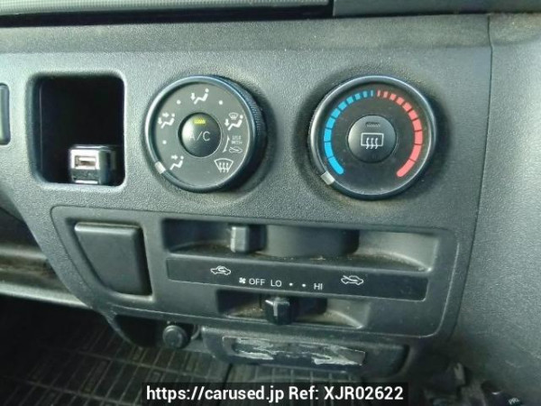 Used 2006 AT toyota regiusace-van KDH205V Image[23]