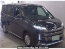 Toyota Noah ZWR95W
