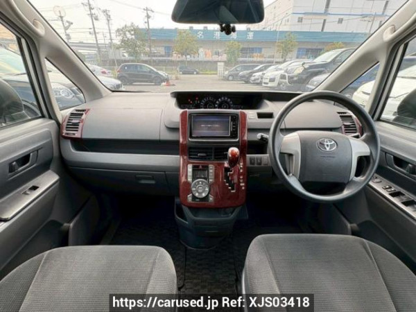 Used 2007 AT toyota noah ZRR70G Image[19]