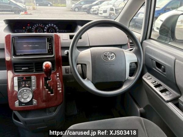 Used 2007 AT toyota noah ZRR70G Image[21]