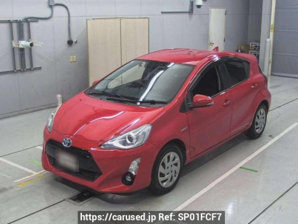 Used 2015 AT toyota aqua NHP10 Image[0]