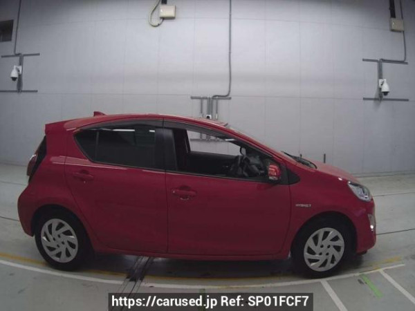 Used 2015 AT toyota aqua NHP10 Image[2]