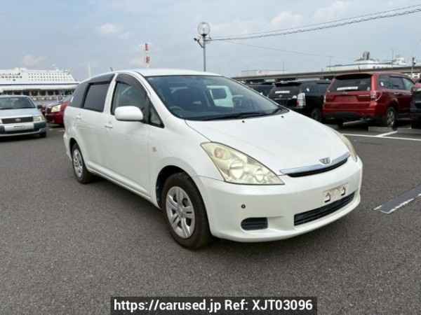 Used 2003 AT toyota wish ZNE10G Image[0]