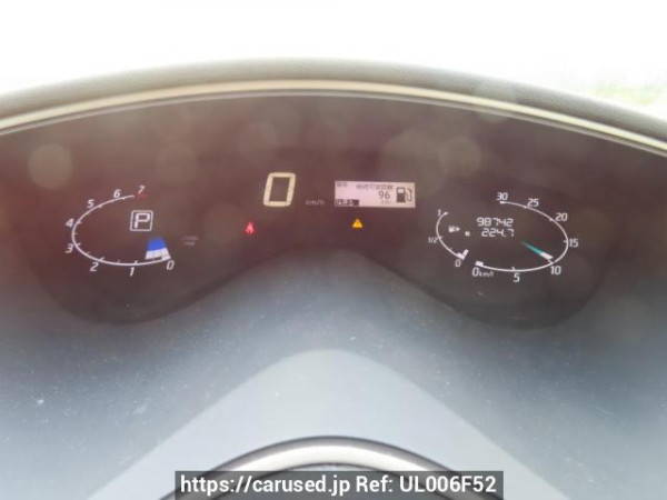 Used 2012 AT nissan serena FC26 Image[25]
