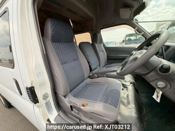 Used 2003 AT nissan caravan-bus DWMGE25 Image[14]