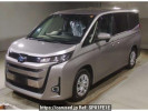 Toyota Noah ZWR90W