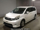 Toyota Isis ZGM10W