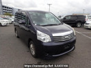 Toyota Noah ZRR70G