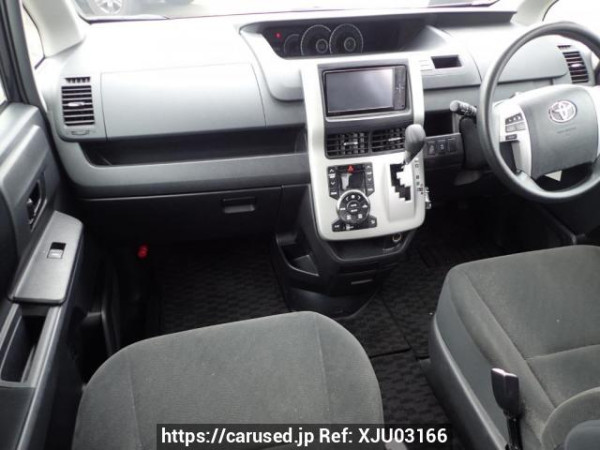 Used 2010 AT toyota noah ZRR70G Image[14]