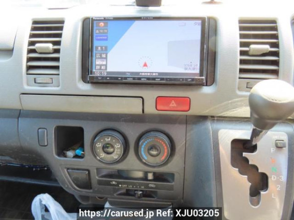 Used 2005 AT toyota regiusace-van KDH200V Image[23]