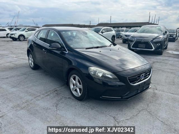Used 2015 AT volvo v40 MB4164T Image[0]