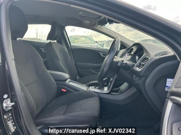 Used 2015 AT volvo v40 MB4164T Image[12]