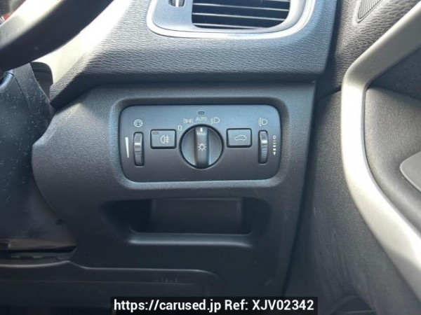 Used 2015 AT volvo v40 MB4164T Image[29]