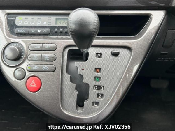 Used 2005 AT toyota wish ZNE10G Image[27]