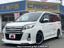 Toyota Noah DBA-ZRR80W