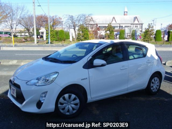 Used 2015 AT toyota aqua NHP10 Image[0]