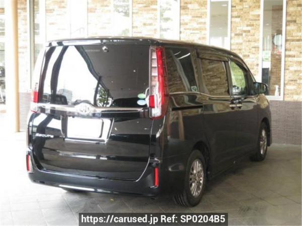 Used 2017 AT toyota esquire ZRR80G Image[1]