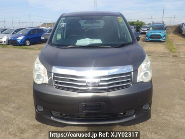 Used 2011 AT toyota noah ZRR70G Image[1]