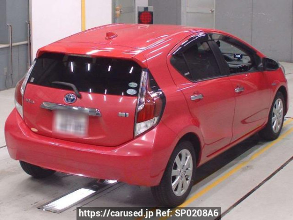 Used 2015 AT toyota aqua NHP10 Image[1]