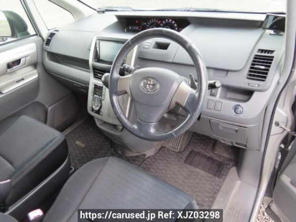 Used 2008 AT toyota voxy ZRR70W Image[12]