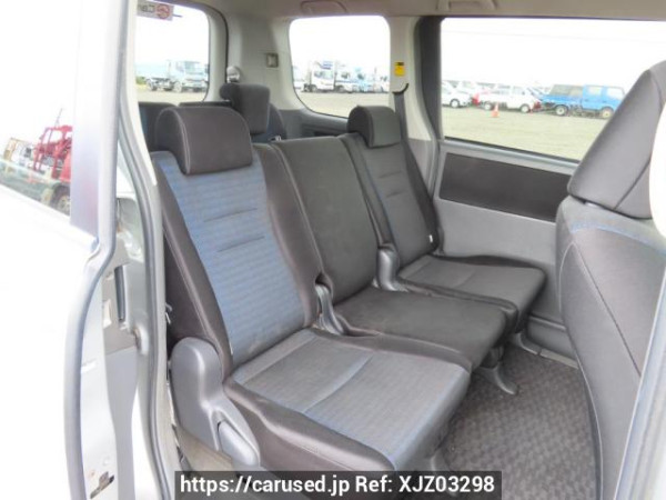 Used 2008 AT toyota voxy ZRR70W Image[15]