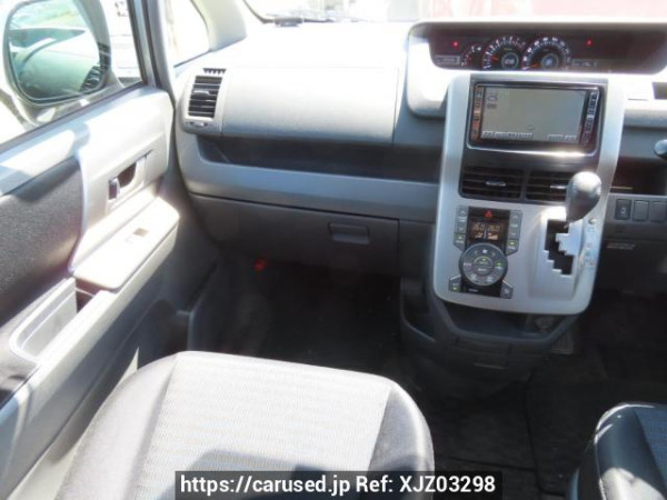 Used 2008 AT toyota voxy ZRR70W Image[22]