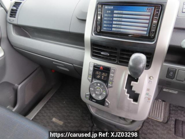Used 2008 AT toyota voxy ZRR70W Image[27]