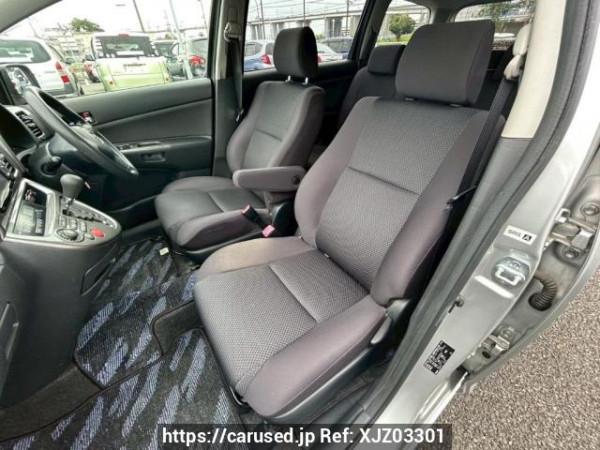 Used 2004 AT toyota wish ZNE10G Image[13]